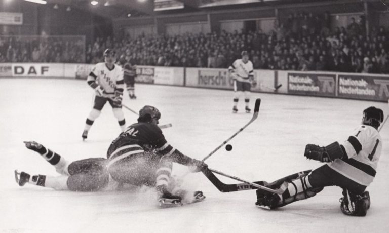 Smoke Eaters Reinal · 1974/75