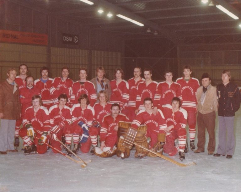 Smoke Eaters · 1976/77