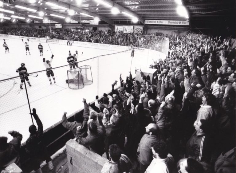 Smoke Eaters · 1986/87